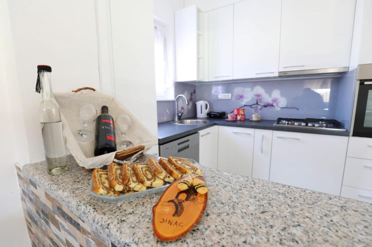 Apartman Teo &Tena Otočac Exteriör bild