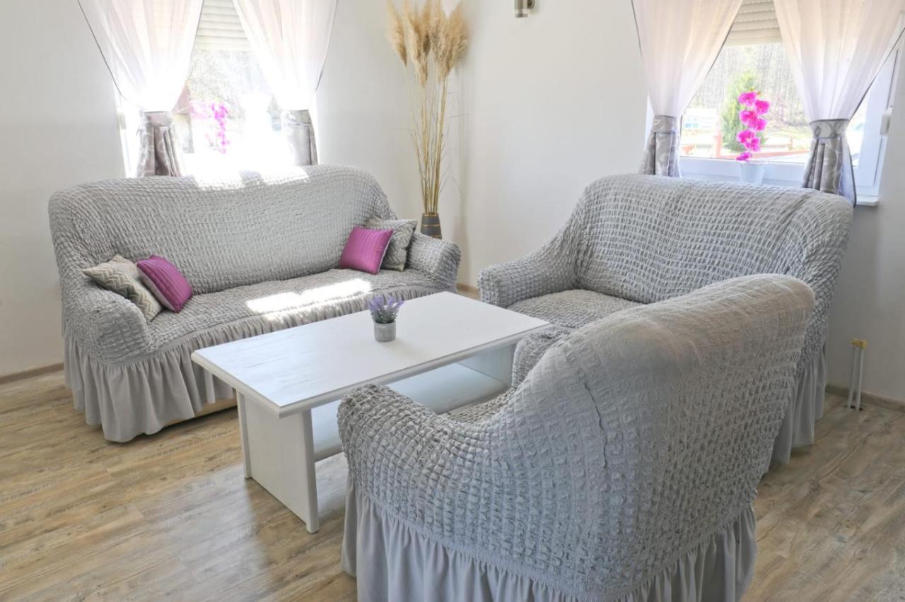 Apartman Teo &Tena Otočac Exteriör bild