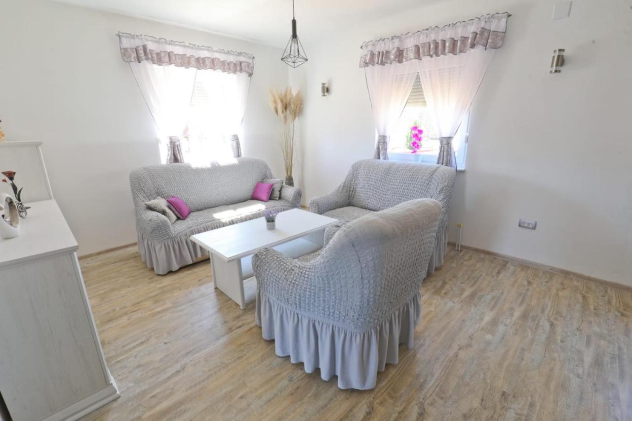 Apartman Teo &Tena Otočac Exteriör bild