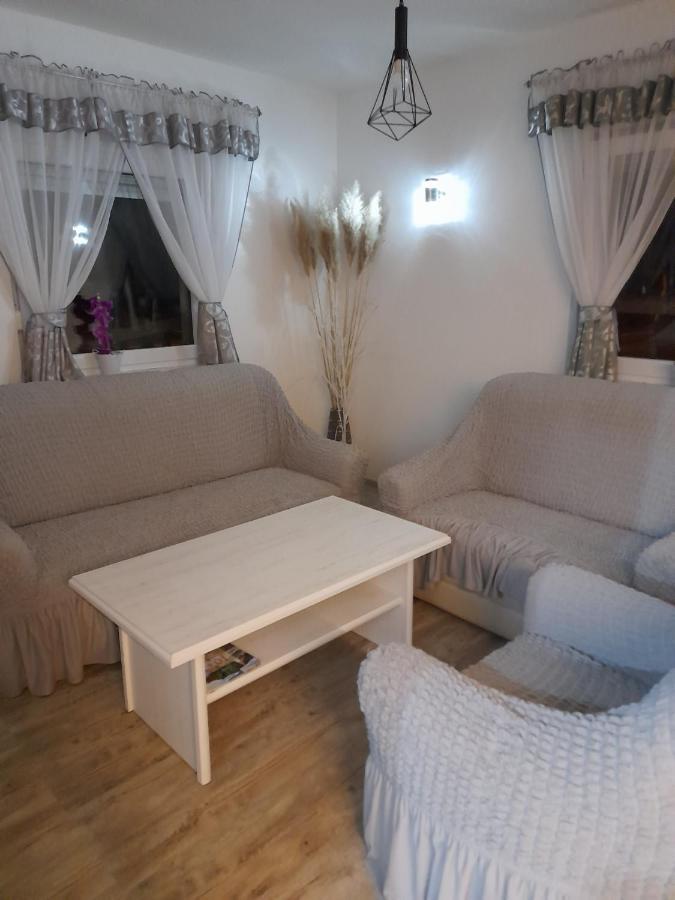 Apartman Teo &Tena Otočac Exteriör bild