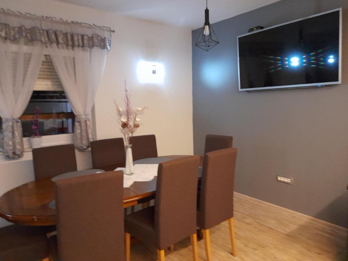 Apartman Teo &Tena Otočac Exteriör bild